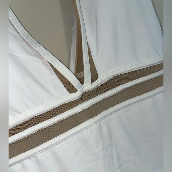 NWT Sexy Low Cut One Piece Swimsuit 🏖️ - Picture 4 of 5